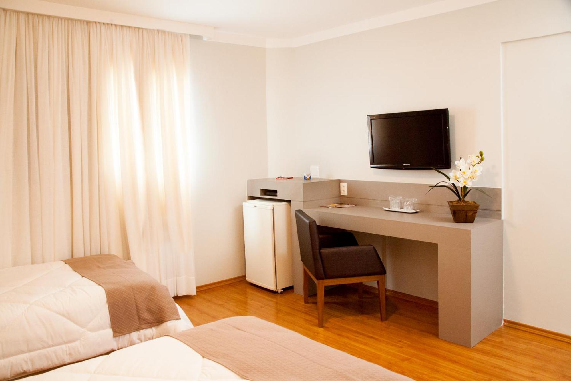 Biazi Plaza 4*